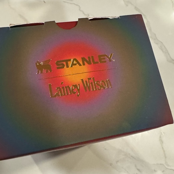 Stanley X Lainey Wilson Country Gold - Picture 5 of 5